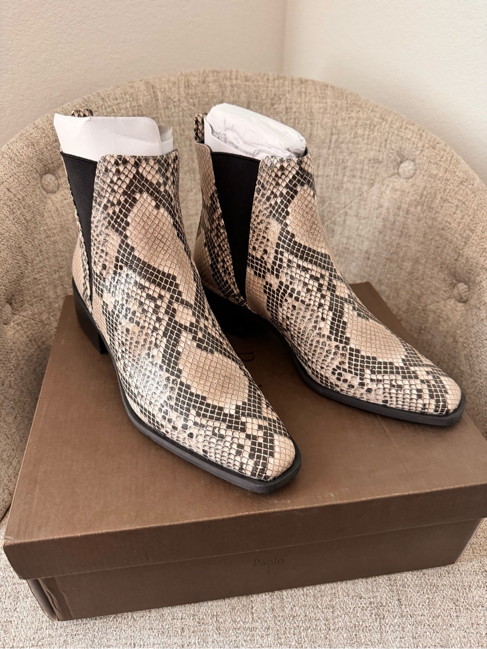 Linea Paolo Vera boots Snake Print in Beige and Black size 7 NEW
